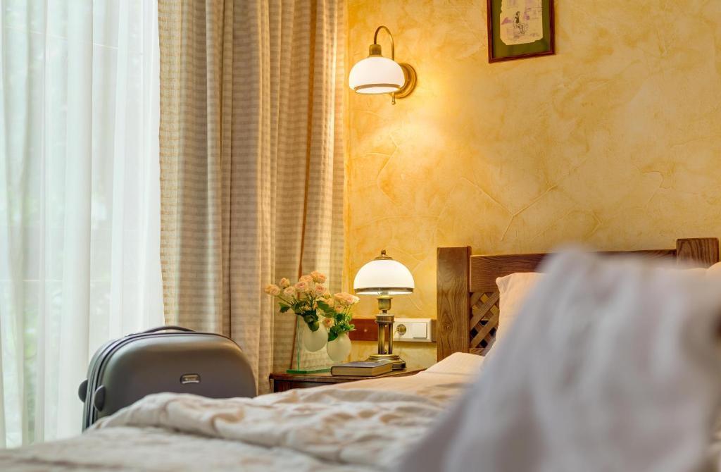 Pid Templem Hotel Ivano-Frankivs'k Room photo